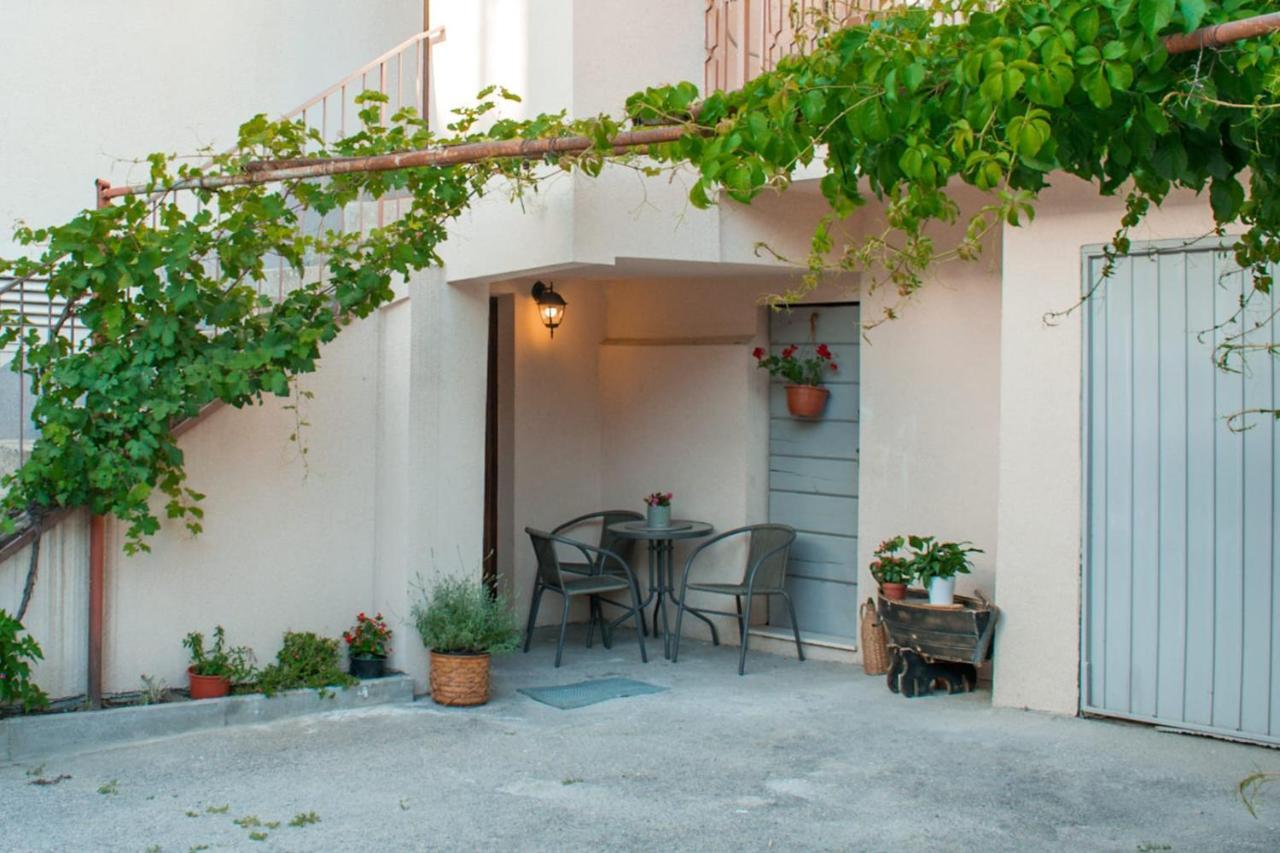 Apartman Karmen Apartment Kastela Exterior photo